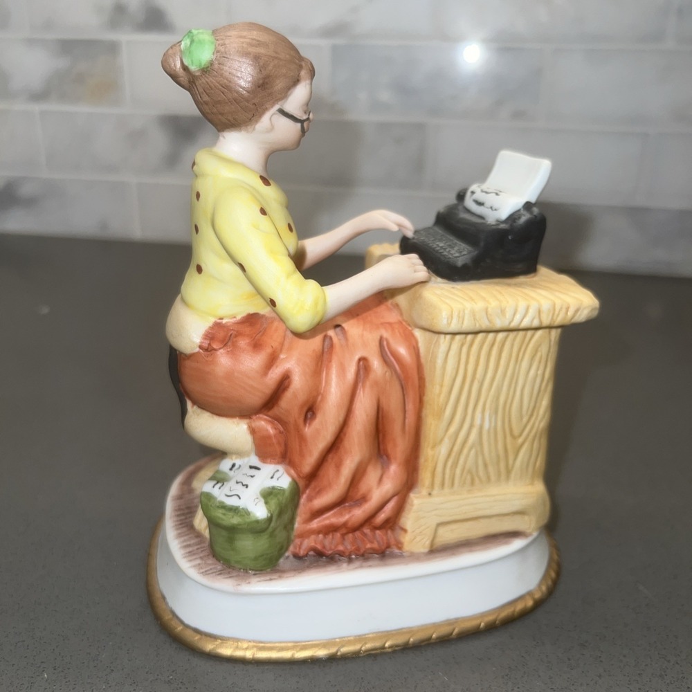 Vintage 1981 MSR Imports Secretary Typing Ceramic Music Box Taiwan